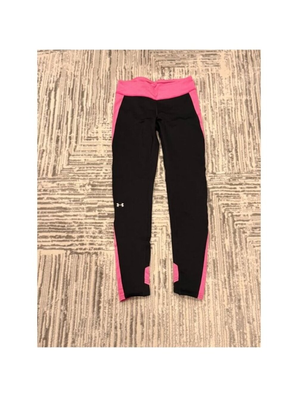 Under Armour women's small black/pink Coldgear leggings Retails $64.99